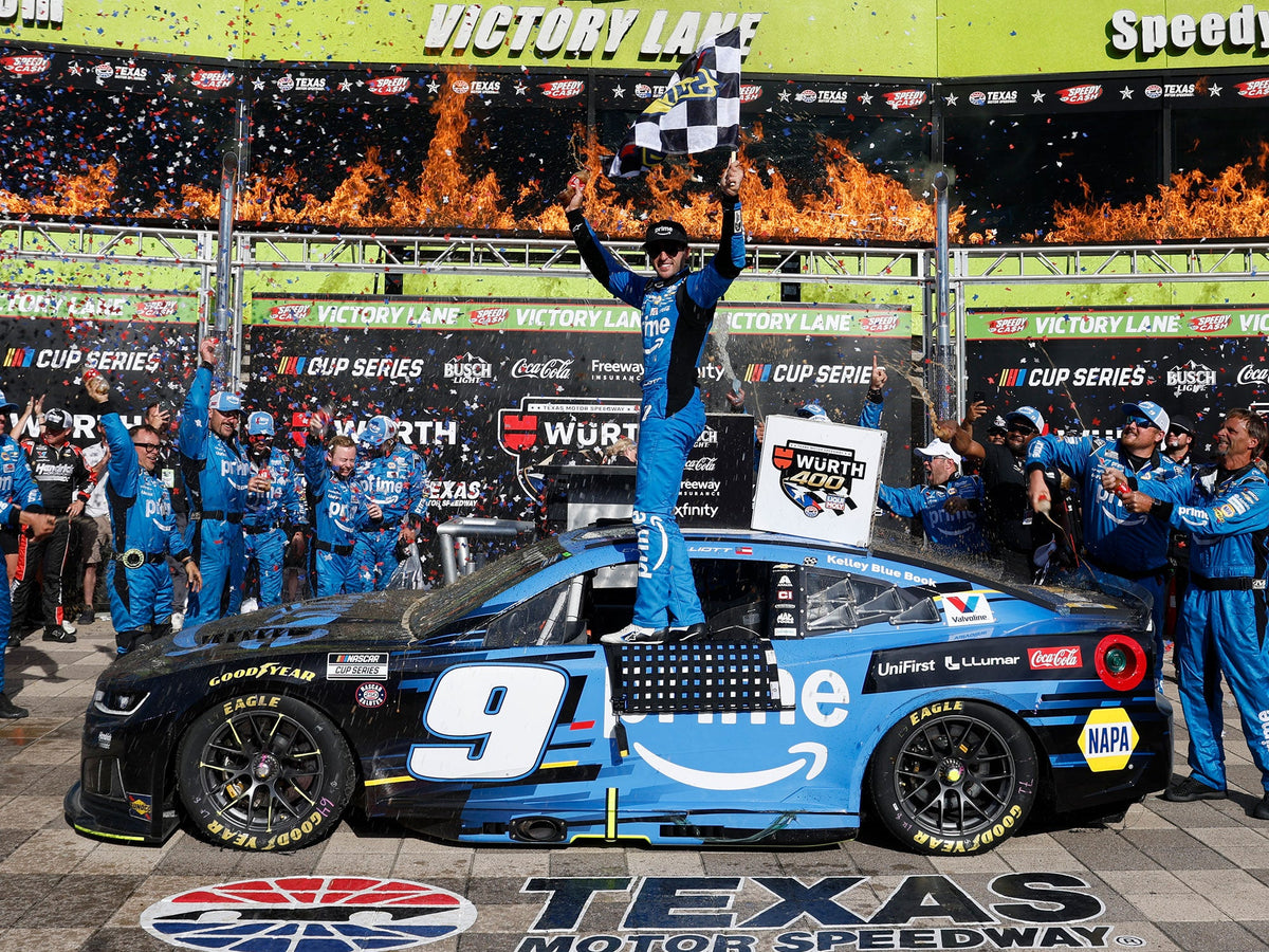Chase Elliott Wins